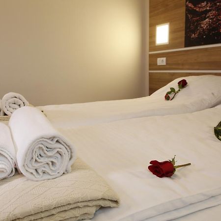 Guest House Vida Belgrado Esterno foto