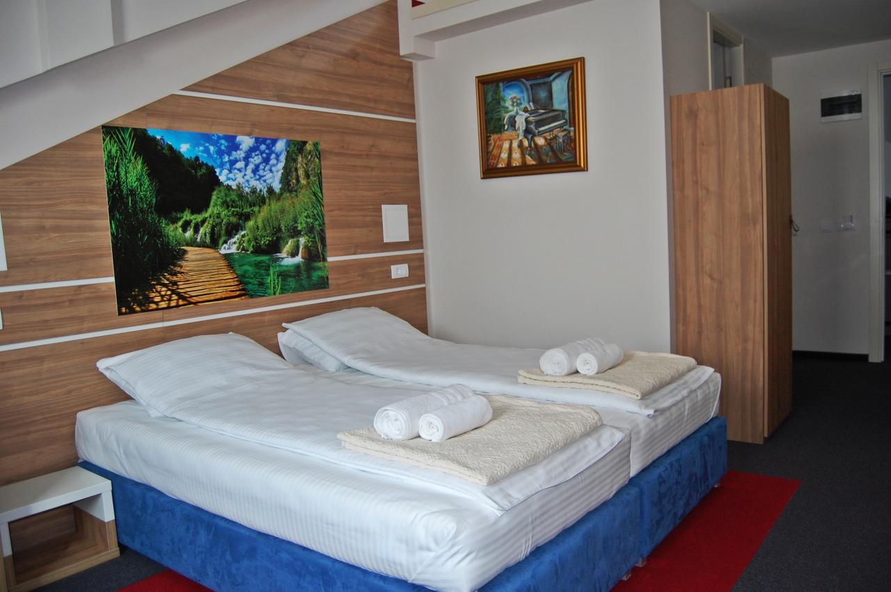 Guest House Vida Belgrado Esterno foto