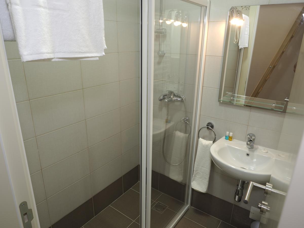 Guest House Vida Belgrado Esterno foto